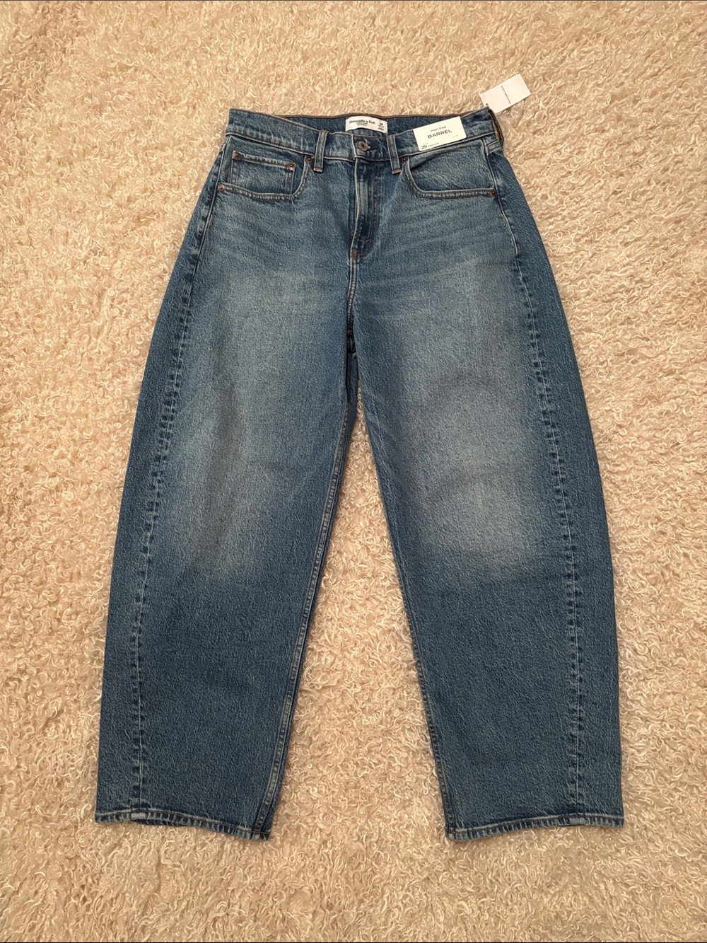 Abercrombie & Fitch High-Rise Barrel Jeans
